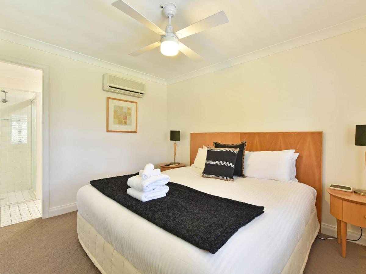 2br Heafy Located Within Cypress Lakes *