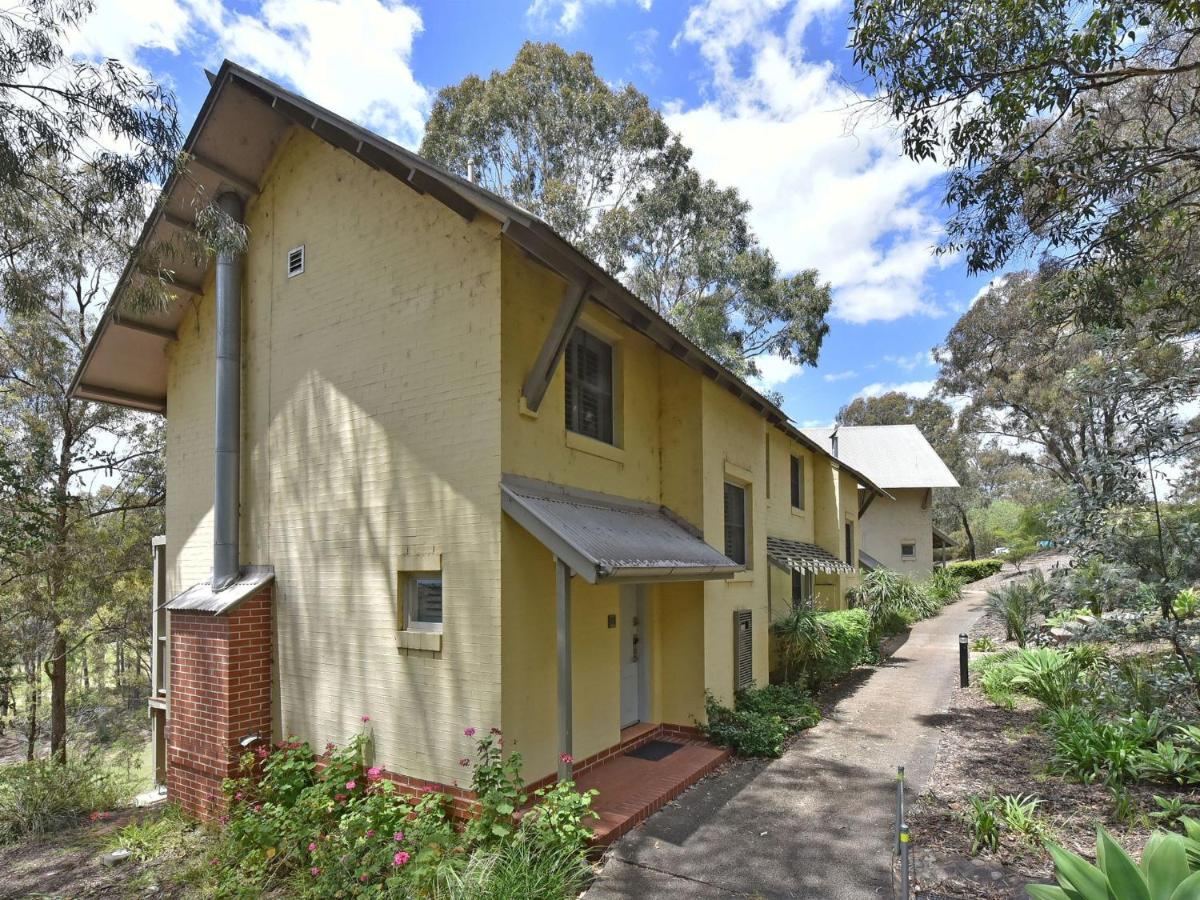 2br Heafy Located Within Cypress Lakes Villa